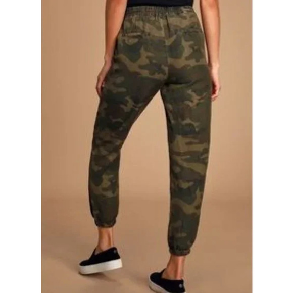 Blank NYC At Attention Green Camo Linen Printed Drawstring Joggers - Picture 3 of 10